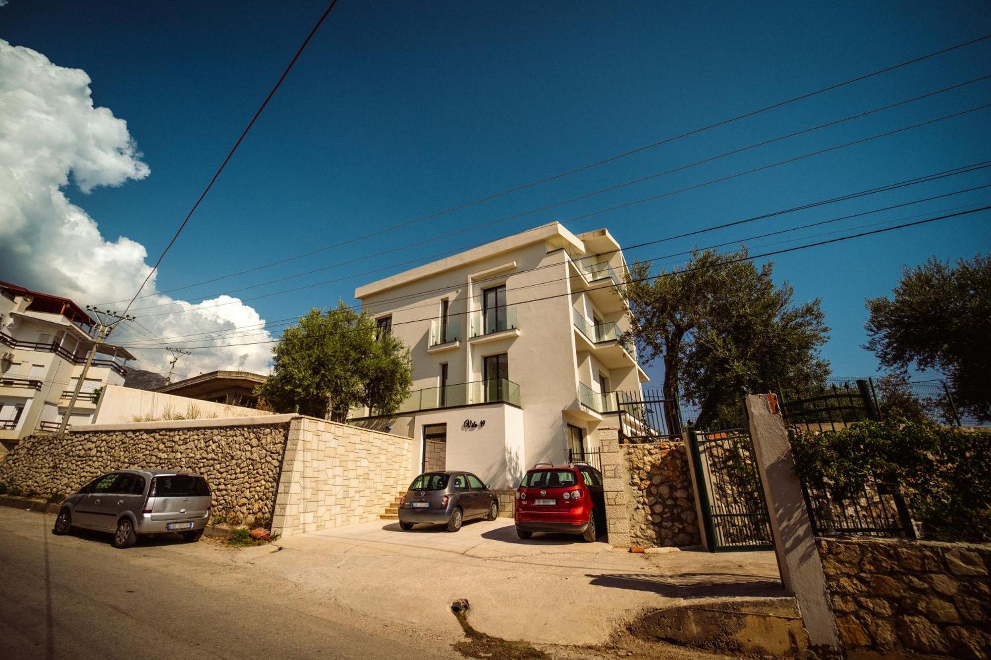 Hotel Vila 19 Dhermi Exterior photo